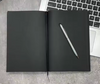 Agenda Negra con Hojas Negras + Lapicero Blanco